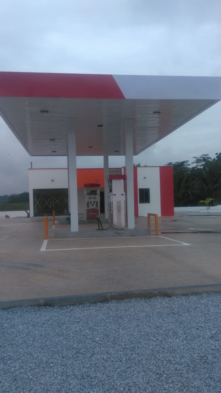 Filling station canopy and forecourt
